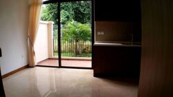 Holland Link (D10), Terrace #396009181